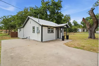 1380 Cage Street, Stephenville, TX 76401 - Photo 3