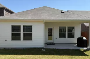 610 Hemingway Ln, Lowry Crossing, TX 75069 - Photo 5