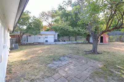 937 Burleson Street, Grand Prairie, TX 75050 - Photo 17