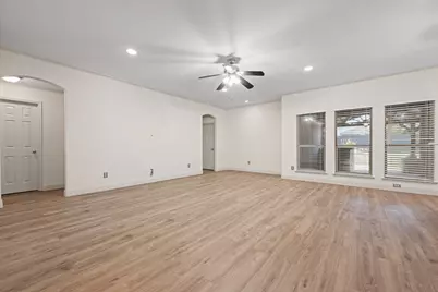 7103 Camp Creek Drive, Arlington, TX 76002 - Photo 3