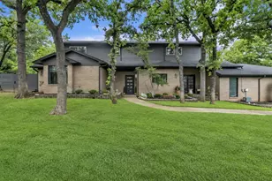 900 E Pioneer Circle, Argyle, TX 76226 - Photo 1