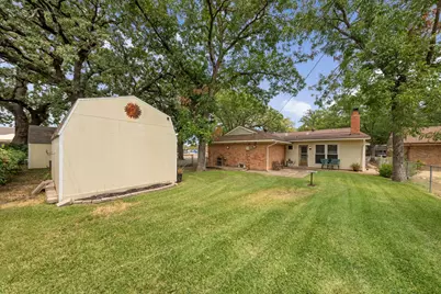 519 Staffordshire Drive, Irving, TX 75061 - Photo 19