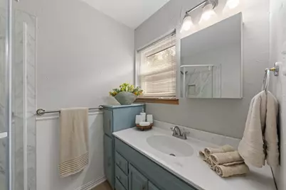 519 Staffordshire Drive, Irving, TX 75061 - Photo 11