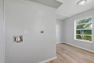 636 S Andrews Ave, Sherman, TX 75090 - Photo 9