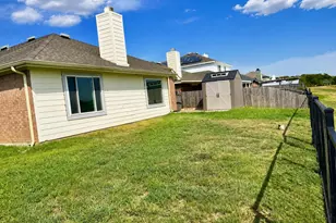 10400 Lake Park Dr, Hurst, TX 76053 - Photo 17
