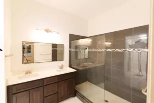 10400 Lake Park Dr, Hurst, TX 76053 - Photo 9