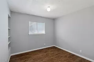 1304 E Lovers Ln, Arlington, TX 76010 - Photo 13