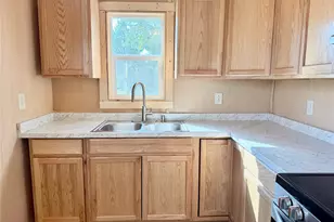 900 Partridge Ct, Granbury, TX 76049 - Photo 5