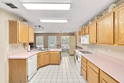 212 Armstrong Drive, Cedar Hill, TX 75104 - Photo 11