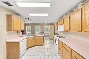 212 Armstrong Dr, Cedar Hill, TX 75104 - Photo 11