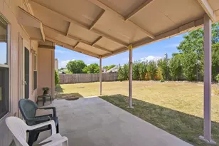 212 Armstrong Dr, Cedar Hill, TX 75104 - Photo 5