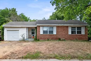 1405 Grace St, Arlington, TX 76010 - Photo 11