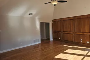 6300 Brownlee Ln, Arlington, TX 76018 - Photo 5
