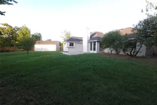 6300 Brownlee Ln, Arlington, TX 76018 - Photo 31