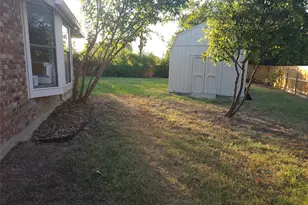 6300 Brownlee Ln, Arlington, TX 76018 - Photo 29