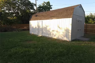 6300 Brownlee Ln, Arlington, TX 76018 - Photo 33