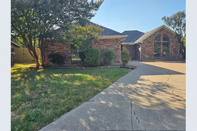 6300 Brownlee Lane, Arlington, TX 76018 - Photo 1