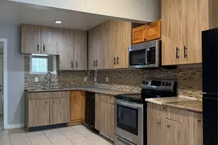 911 English St, Irving, TX 75061 - Photo 3