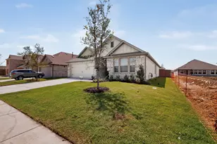 13052 Sandstone St, Providence Village, TX 76227 - Photo 3