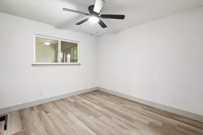 442 Hanover Lane, Irving, TX 75062 - Photo 11
