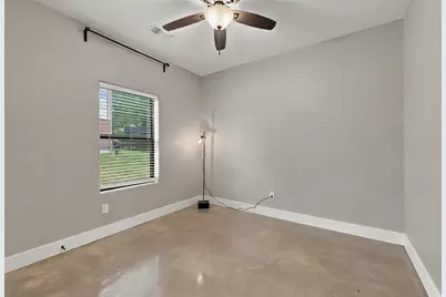 225 E Washington Street, Denison, TX 75021 - Photo 29