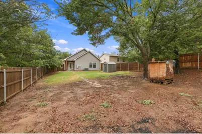 225 E Washington Street, Denison, TX 75021 - Photo 33