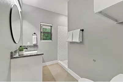 225 E Washington Street, Denison, TX 75021 - Photo 23