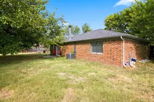 6400 Twin Spruce Ct, Arlington, TX 76018 - Photo 31