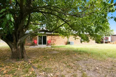6400 Twin Spruce Court, Arlington, TX 76018 - Photo 31