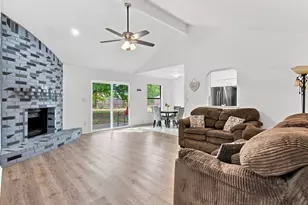 6400 Twin Spruce Ct, Arlington, TX 76018 - Photo 7