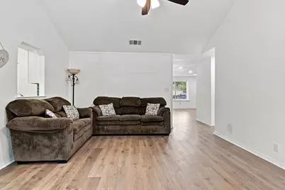 6400 Twin Spruce Court, Arlington, TX 76018 - Photo 11