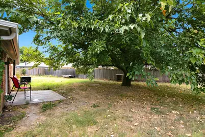 6400 Twin Spruce Court, Arlington, TX 76018 - Photo 35
