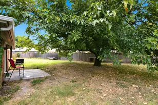 6400 Twin Spruce Ct, Arlington, TX 76018 - Photo 35