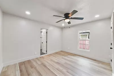 2520 Dell Street, Fort Worth, TX 76111 - Photo 13