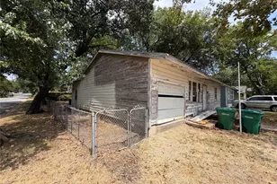 327 W Hester St, Sherman, TX 75090 - Photo 21