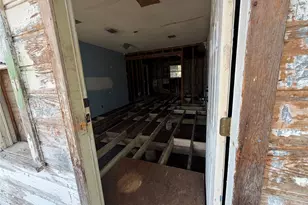 327 W Hester St, Sherman, TX 75090 - Photo 3