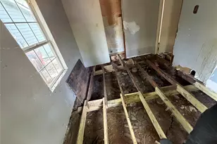 327 W Hester St, Sherman, TX 75090 - Photo 13
