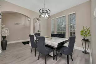 102 Lakeway Ln, Justin, TX 76247 - Photo 5