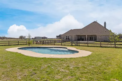 5750 High Mesa Drive, Justin, TX 76247 - Photo 9