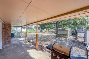 417 W McCart St, Krum, TX 76249 - Photo 19