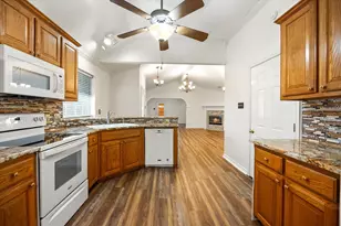 1202 Henard Ln, Granbury, TX 76048 - Photo 11