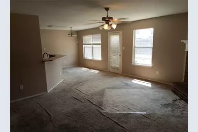 424 Heritage Drive, Crowley, TX 76036 - Photo 3