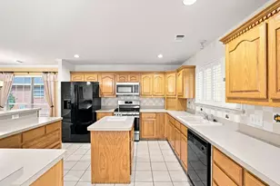 510 Hanover Dr, Waxahachie, TX 75165 - Photo 9