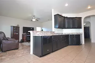 3000 Mitchell Ct, Arlington, TX 76010 - Photo 9