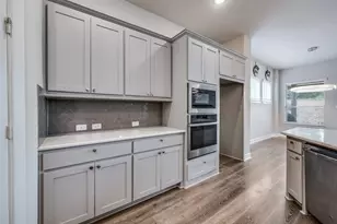 2615 High Bluff Dr, Mansfield, TX 76063 - Photo 11