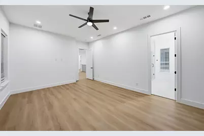 310 E 7th Street, Dallas, TX 75203 - Photo 23