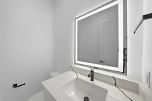 310 E 7th St, Dallas, TX 75203 - Photo 9
