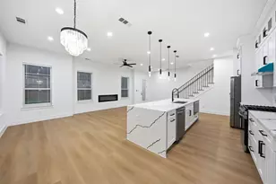 310 E 7th St, Dallas, TX 75203 - Photo 7
