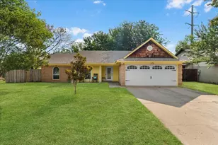 3032 Oak Valley Dr, Bedford, TX 76021 - Photo 3