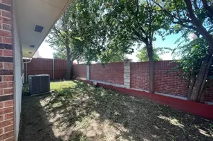 2404 Centaurus Dr, Garland, TX 75044 - Photo 9